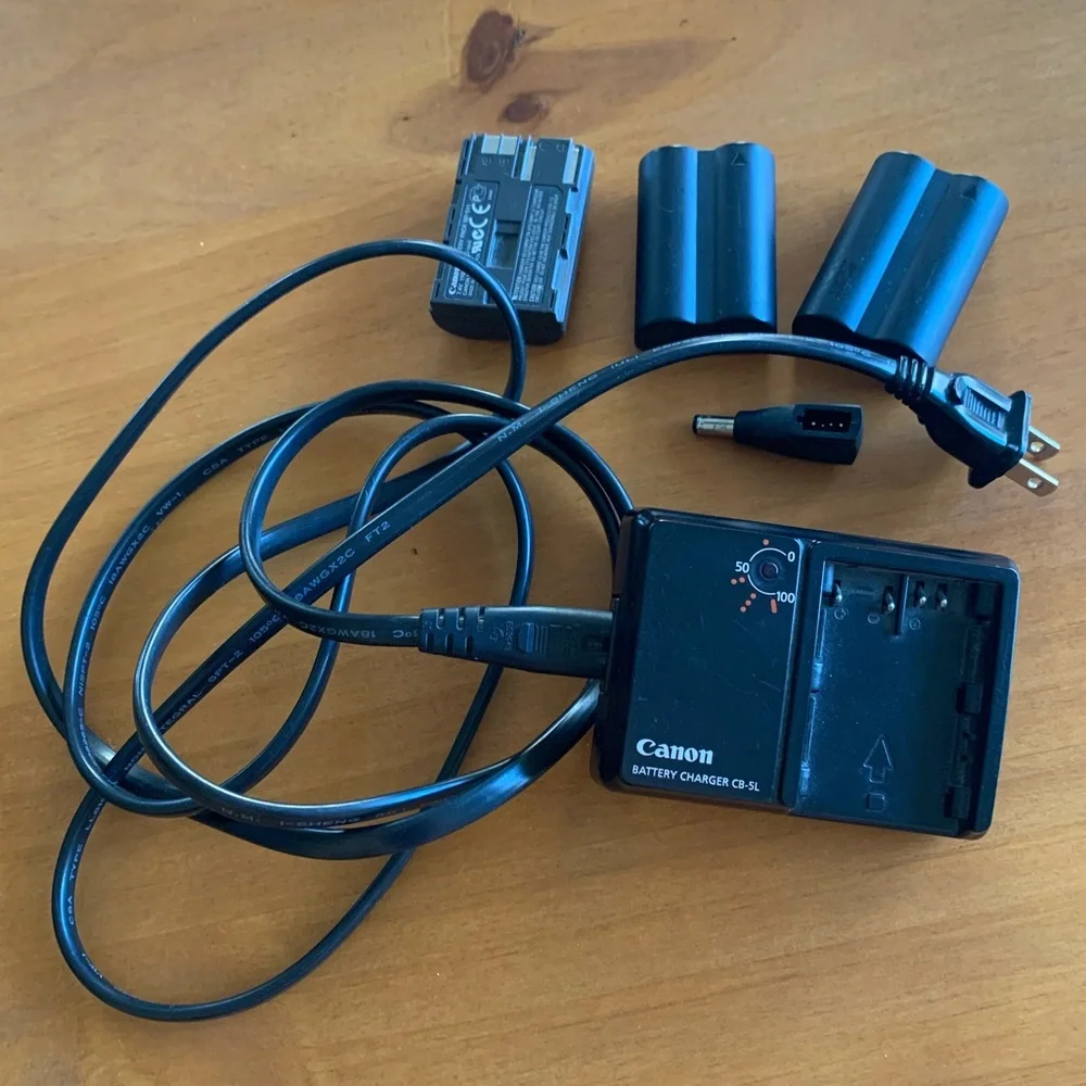 Canon battery charger
